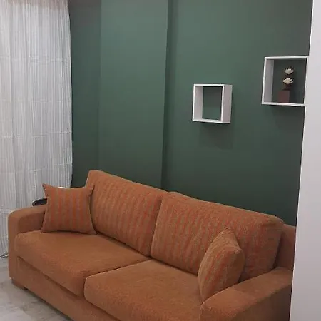 Luxury Living Penthouse Apartment *